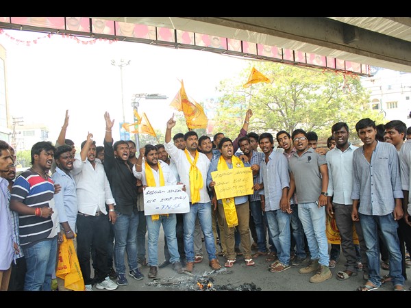 కేసీఆర్‌ను ఓయూలోనే పాతరేస్తాం: ఎంఎస్‌ఎఫ్‌