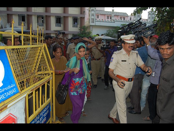  కేసీఆర్‌ను ఓయూలోనే పాతరేస్తాం: ఎంఎస్‌ఎఫ్‌