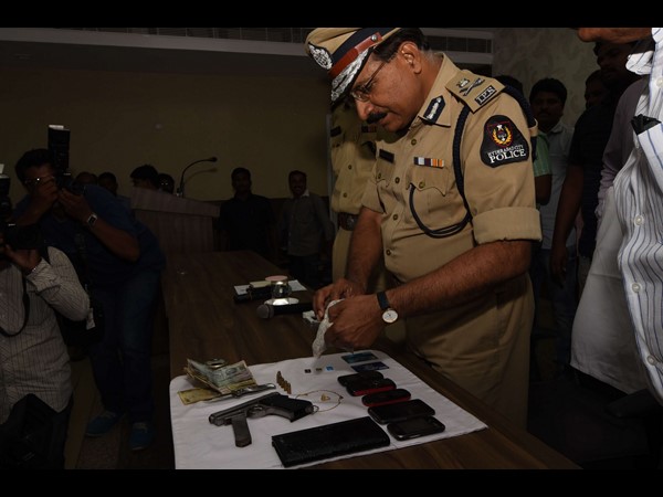 ఏటీఎం దొంగ