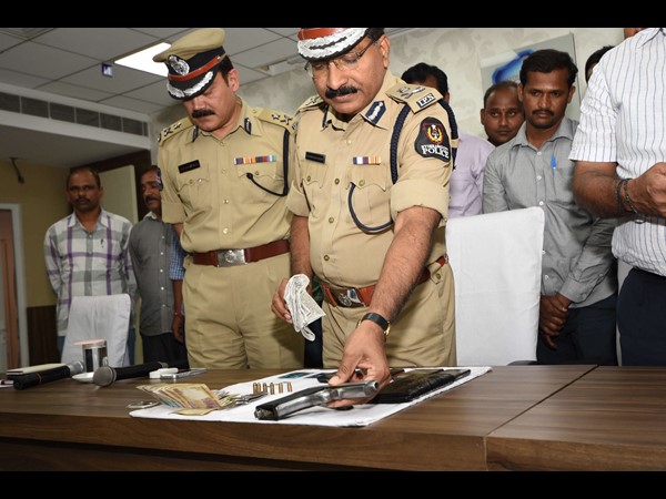 ఏటీఎం దొంగ