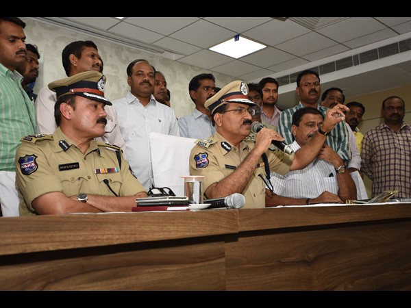 ఏటీఎం దొంగ