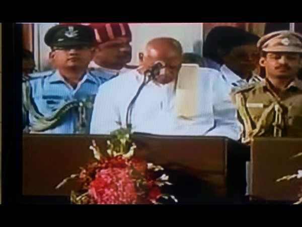 Jayalalithaa sworn -in as Tamil Nadu CM