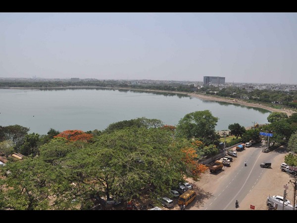 ఒకప్పటి మంచినీళ్ల చెరువు.. ఒకప్పటి మంచినీళ్ల చెరువు..