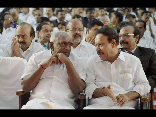  అమ్మ ఇచ్చిన ఉంగరం, వాచీతో జయలలిత