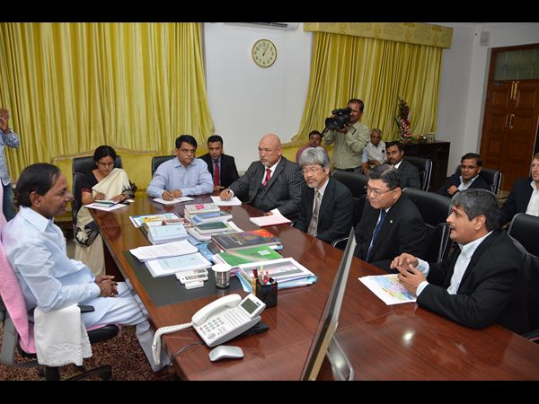 భారీ పరిశ్రమలు: హిటాచీ ప్రతినిధులతో కేసీఆర్