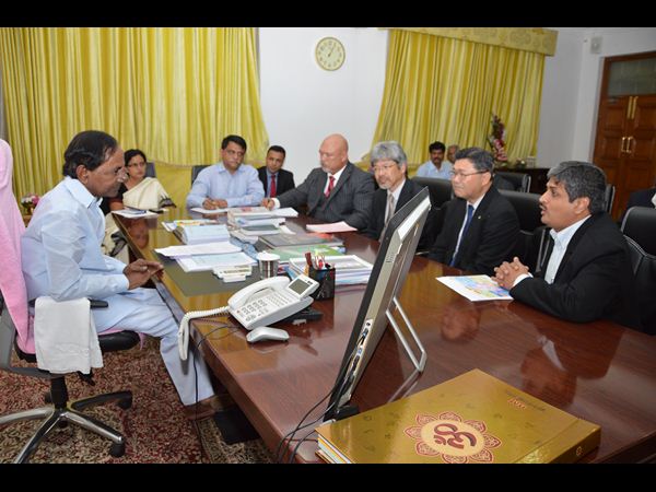  భారీ పరిశ్రమలు: హిటాచీ ప్రతినిధులతో కేసీఆర్