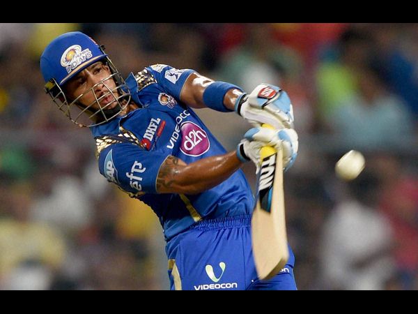 ధాటిగా ఆడిన సిమన్స్