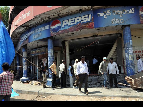 గంట తర్వాత..