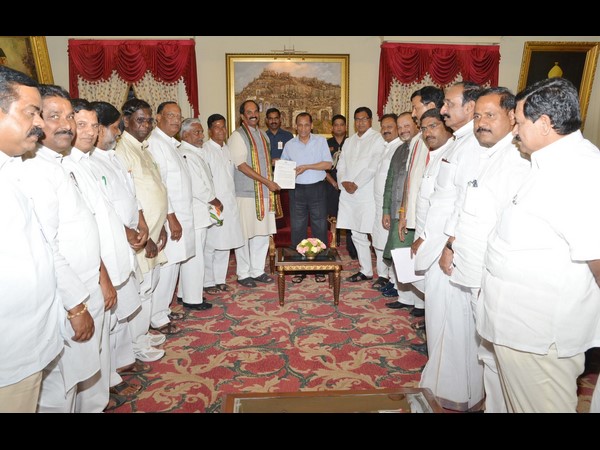 గవర్నర్‌కు నేతల ఫిర్యాదు