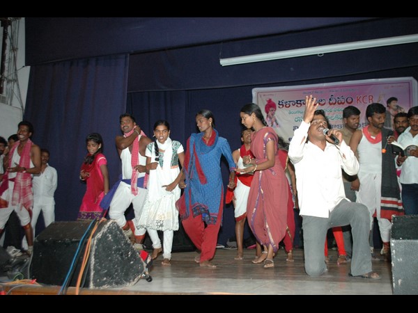 కళాకారుల నిరసన