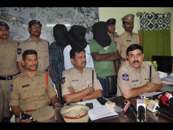 హోంగార్డు అరెస్ట్