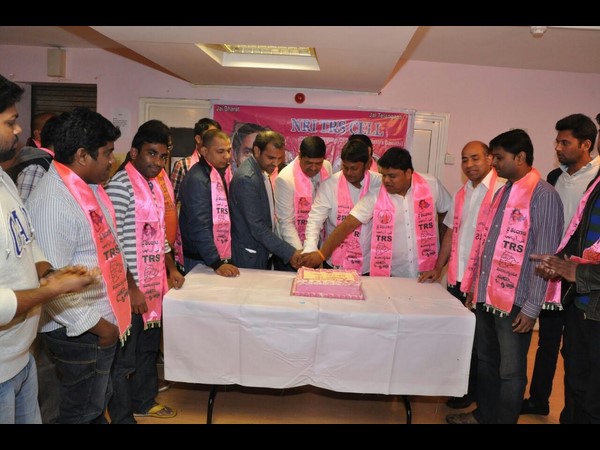 లండన్‌లో ఘనంగా తెలంగాణ ఆవిర్భావ వేడుకలు 