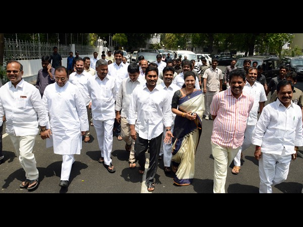  చంద్రబాబే A1 ముద్దాయి: జగన్ 