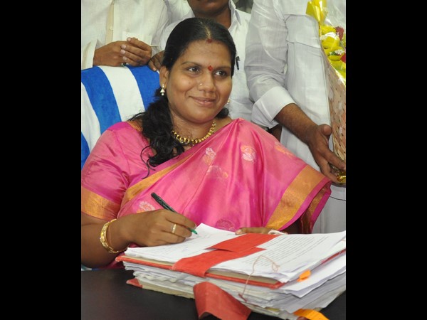 పీతల సుజాత పీతల సుజాత