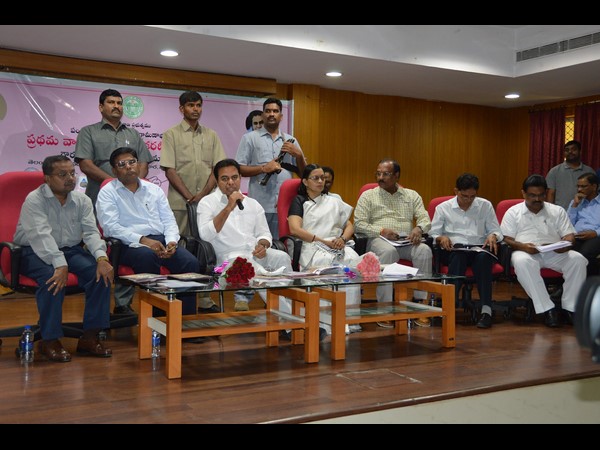  పన్నులు కట్టాల్సిందే: కేటీఆర్