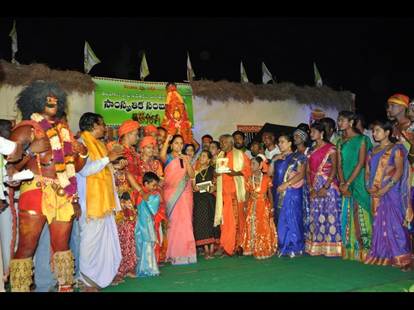 చంద్రబాబుపై కవిత 