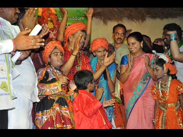 చంద్రబాబుపై కవిత 