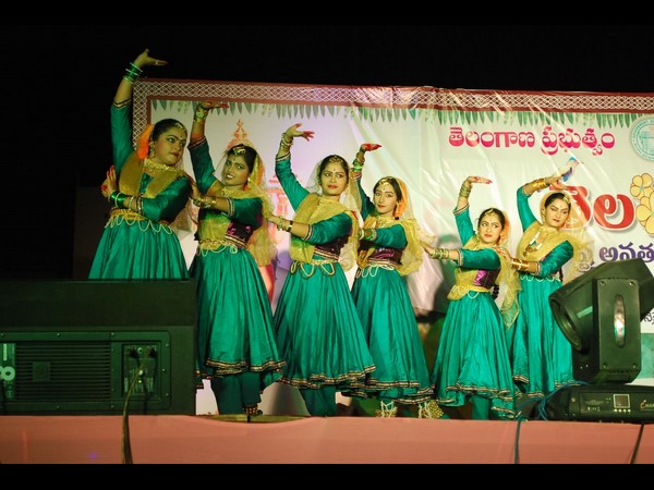 కళా ప్రదర్శనలు