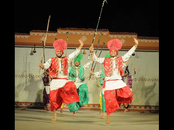 కళా ప్రదర్శనలు