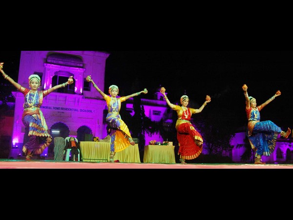 కళా ప్రదర్శనలు