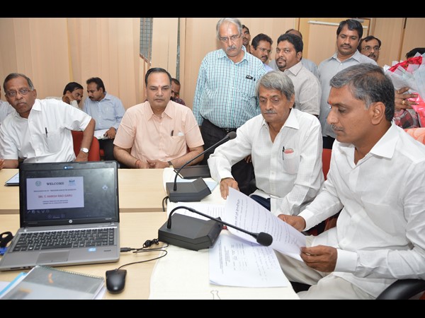 మిషన్ కాకతీయ: 'పూడికతీత మంచిదే' 