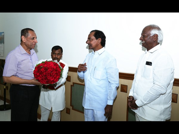 కేసీఆర్ - గవర్నర్