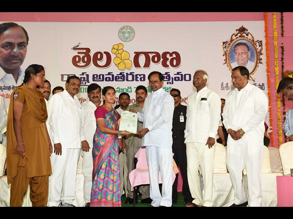  పట్టాల పంపిణీ