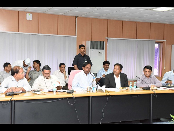 ఐఎస్‌బి విద్యార్థులతో కెసిఆర్