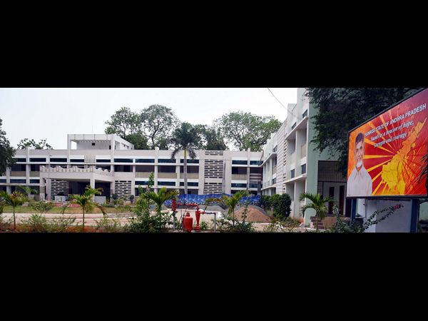 విజయవాడలో సీఎం క్యాంప్ ఆఫీసు ఇదే విజయవాడలో సీఎం క్యాంప్ ఆఫీసు ఇదే