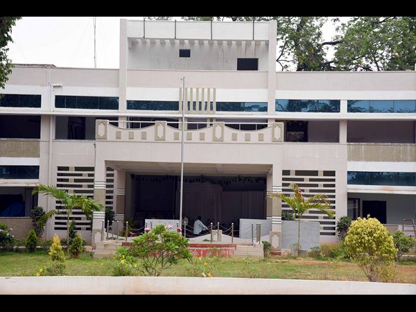 విజయవాడలో సీఎం క్యాంప్ ఆఫీసు ఇదే విజయవాడలో సీఎం క్యాంప్ ఆఫీసు ఇదే