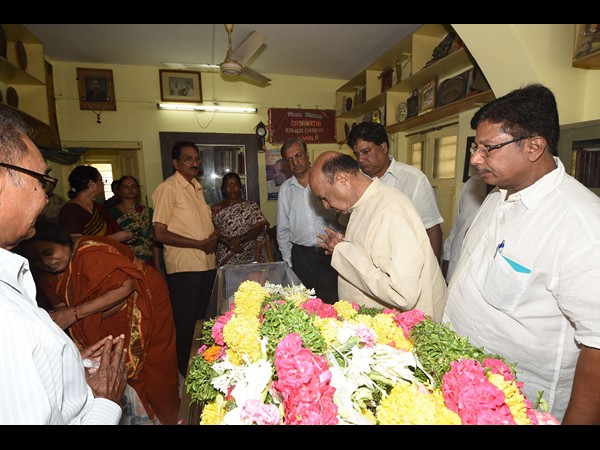 దాశరథికి శంకర్రావు నివాళి