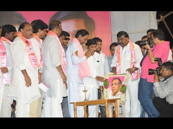 కేసీఆర్