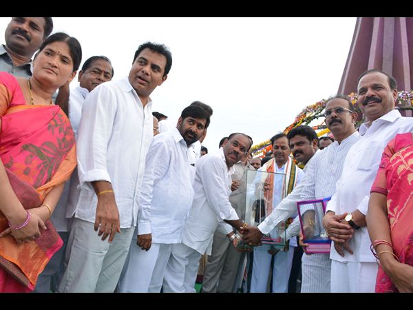 కెసిఆర్