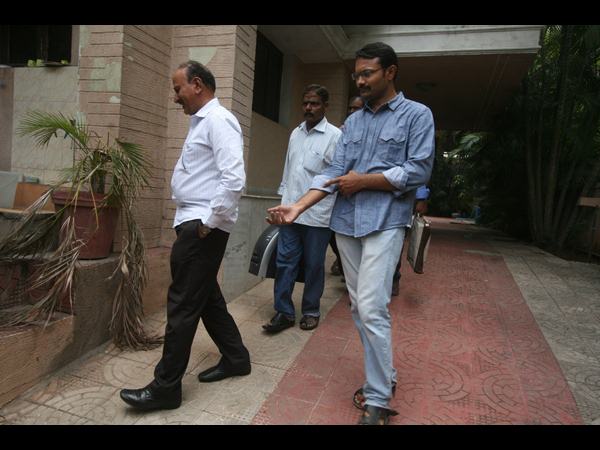 రేవంత్ ఇంట్లో ఏసిబి సోదాలు