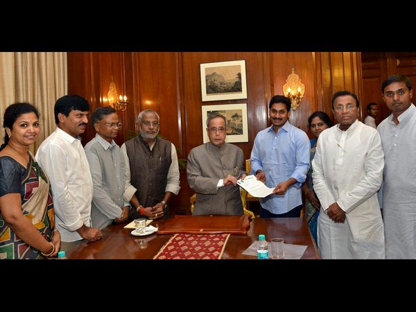 రాష్ట్రపతికి జగన్ ఫిర్యాదు