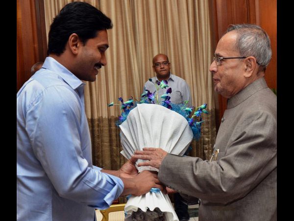 రాష్ట్రపతికి జగన్ ఫిర్యాదు