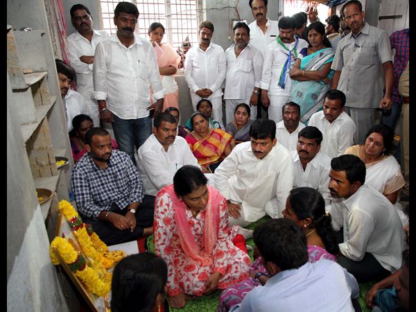 షర్మిల ఓదార్పు యాత్ర