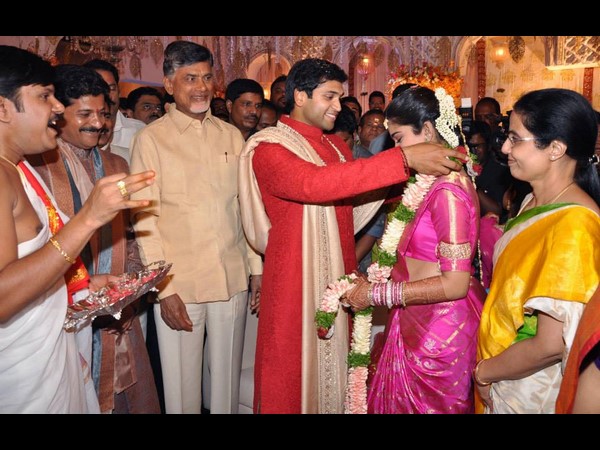  వైభవంగా రేవంత్ రెడ్డి కుమార్తె నైమిశ నిశ్చితార్ధం 