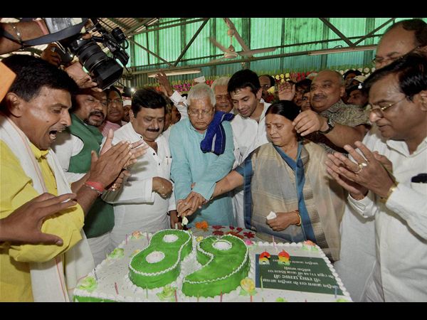 ఘనంగా లాలూ 68వ పుట్టినరోజు