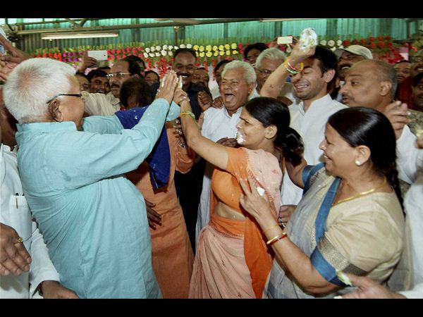 ఘనంగా లాలూ 68వ పుట్టినరోజు