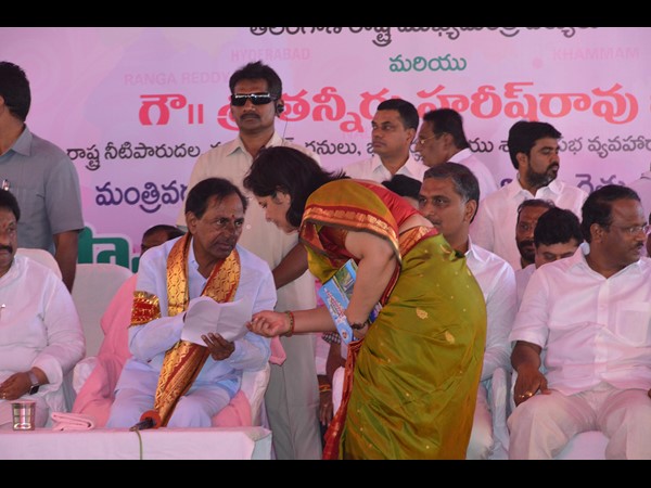 కెసిఆర్