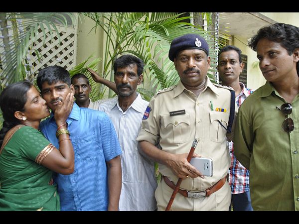  12 ఏళ్ల తర్వాత తల్లిదండ్రుల చెంతకు