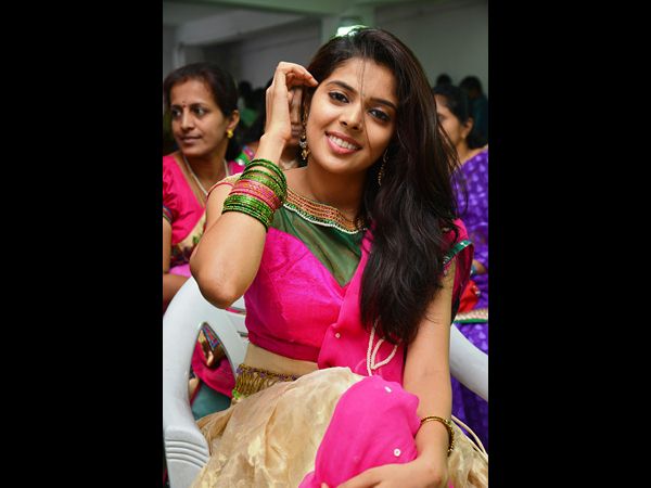 నటి శ్రావ్య