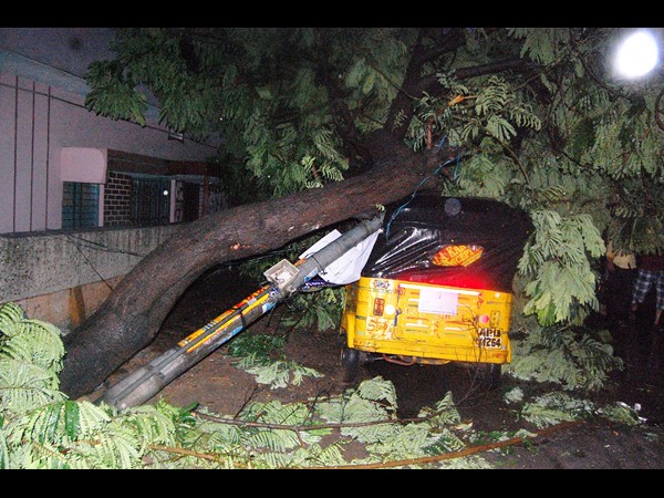 భారీ వర్షం