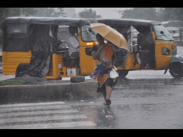 తడిసిముద్దయిన విశాఖ