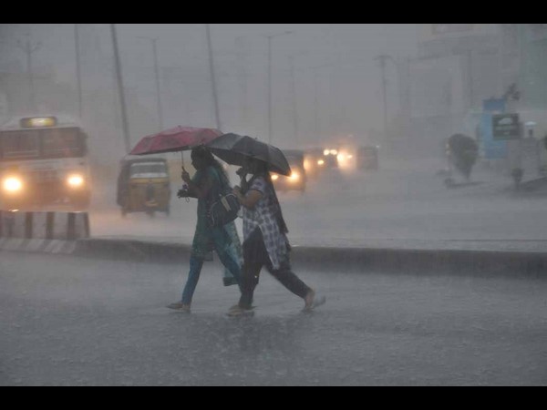 తడిసిముద్దయిన విశాఖ