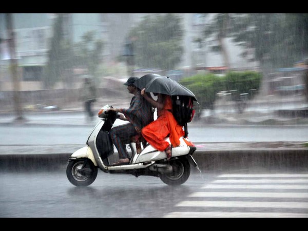 తడిసిముద్దయిన విశాఖ