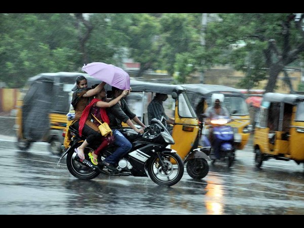 తడిసిముద్దయిన విశాఖ