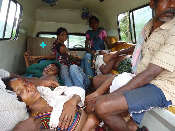 సంతకు వెళ్తుండగా ట్రక్ బోల్తా: 2 మృతి, 27 మందికి గాయాలు