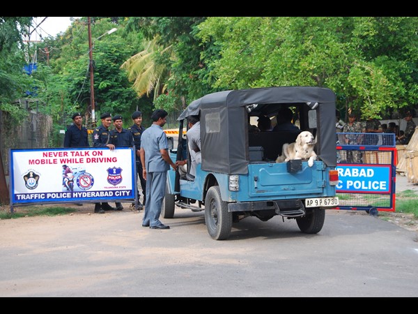 తెలుగు రాష్ట్రాల్లో హైటెన్షన్ తెలుగు రాష్ట్రాల్లో హైటెన్షన్